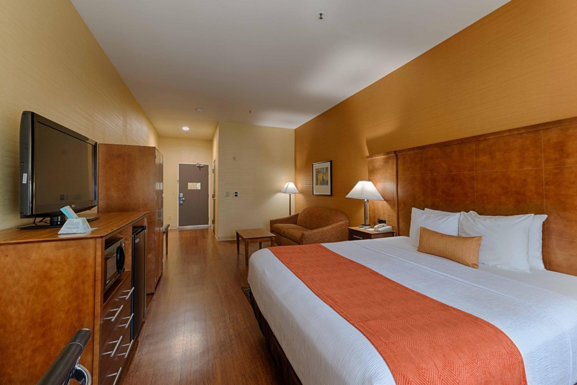 Best Western Plus Delta Inn & Suites Oakley Exterior foto