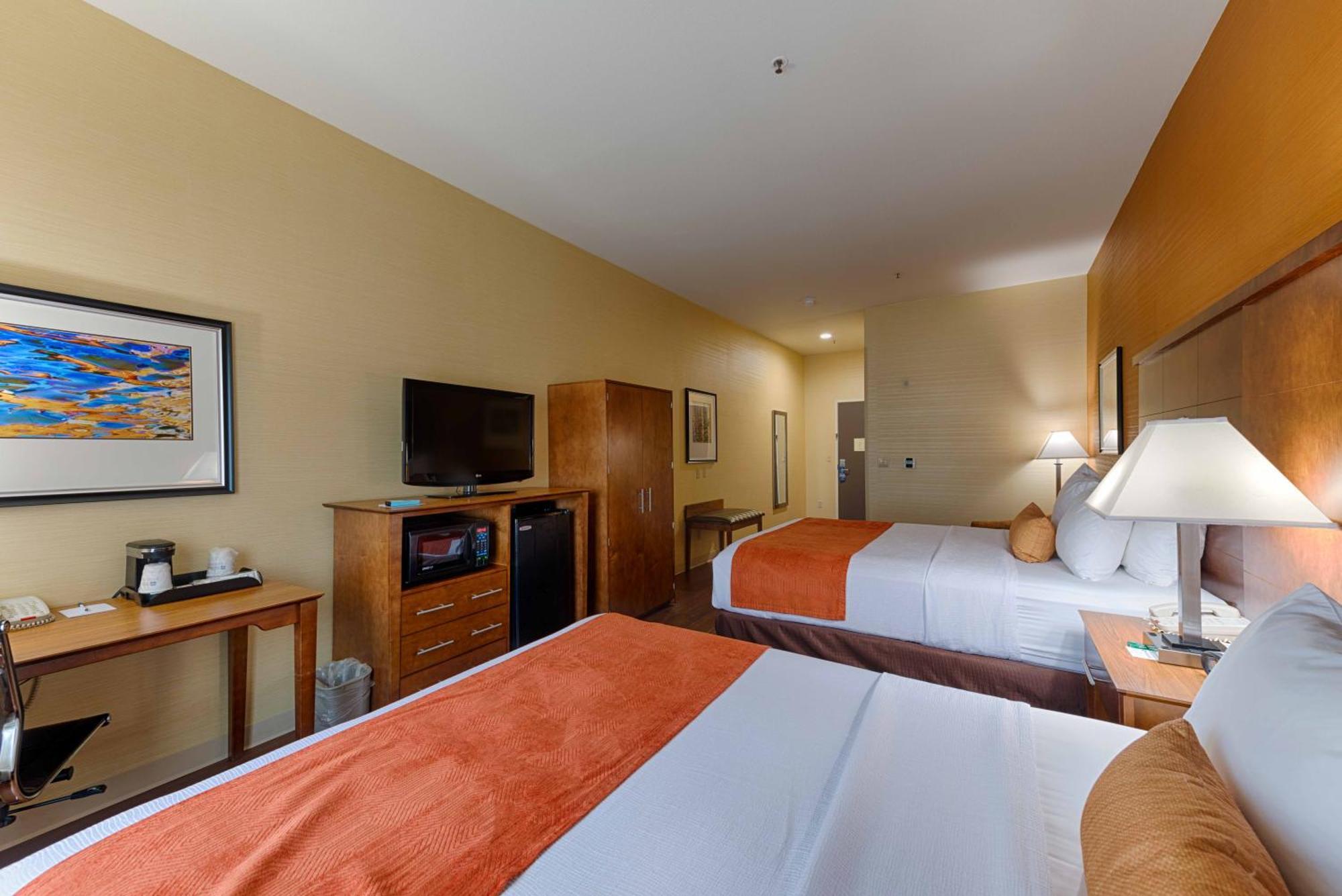 Best Western Plus Delta Inn & Suites Oakley Exterior foto