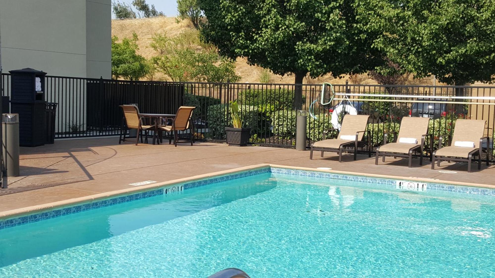 Best Western Plus Delta Inn & Suites Oakley Exterior foto
