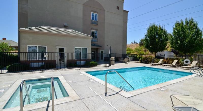Best Western Plus Delta Inn & Suites Oakley Exterior foto