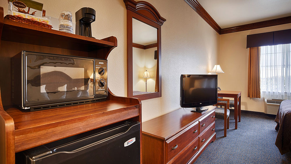 Best Western Plus Delta Inn & Suites Oakley Exterior foto