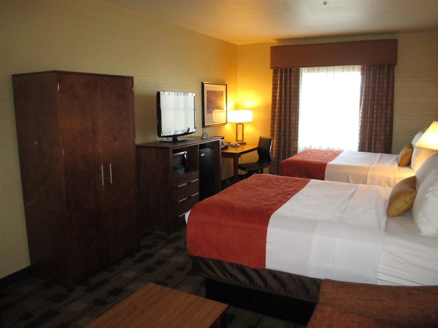 Best Western Plus Delta Inn & Suites Oakley Exterior foto