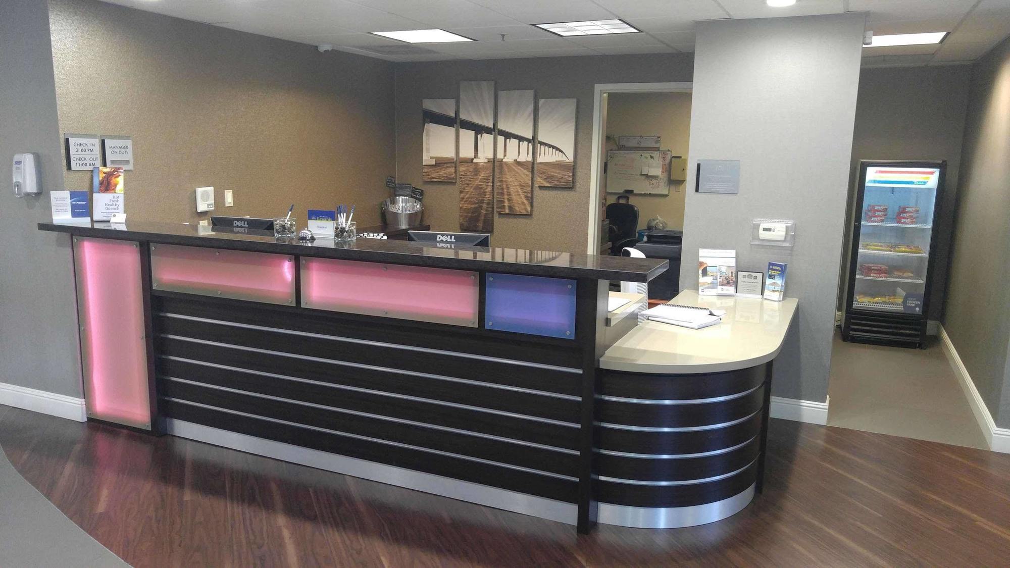 Best Western Plus Delta Inn & Suites Oakley Exterior foto