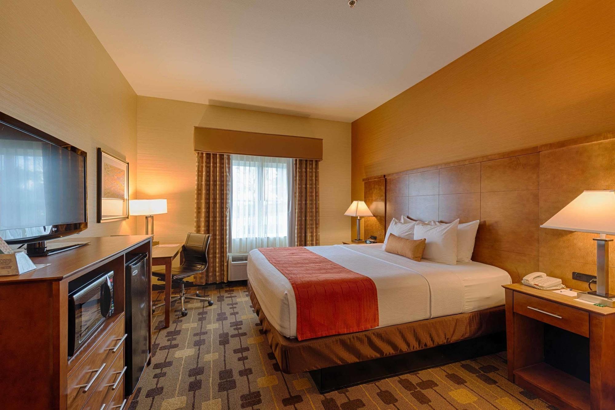 Best Western Plus Delta Inn & Suites Oakley Exterior foto